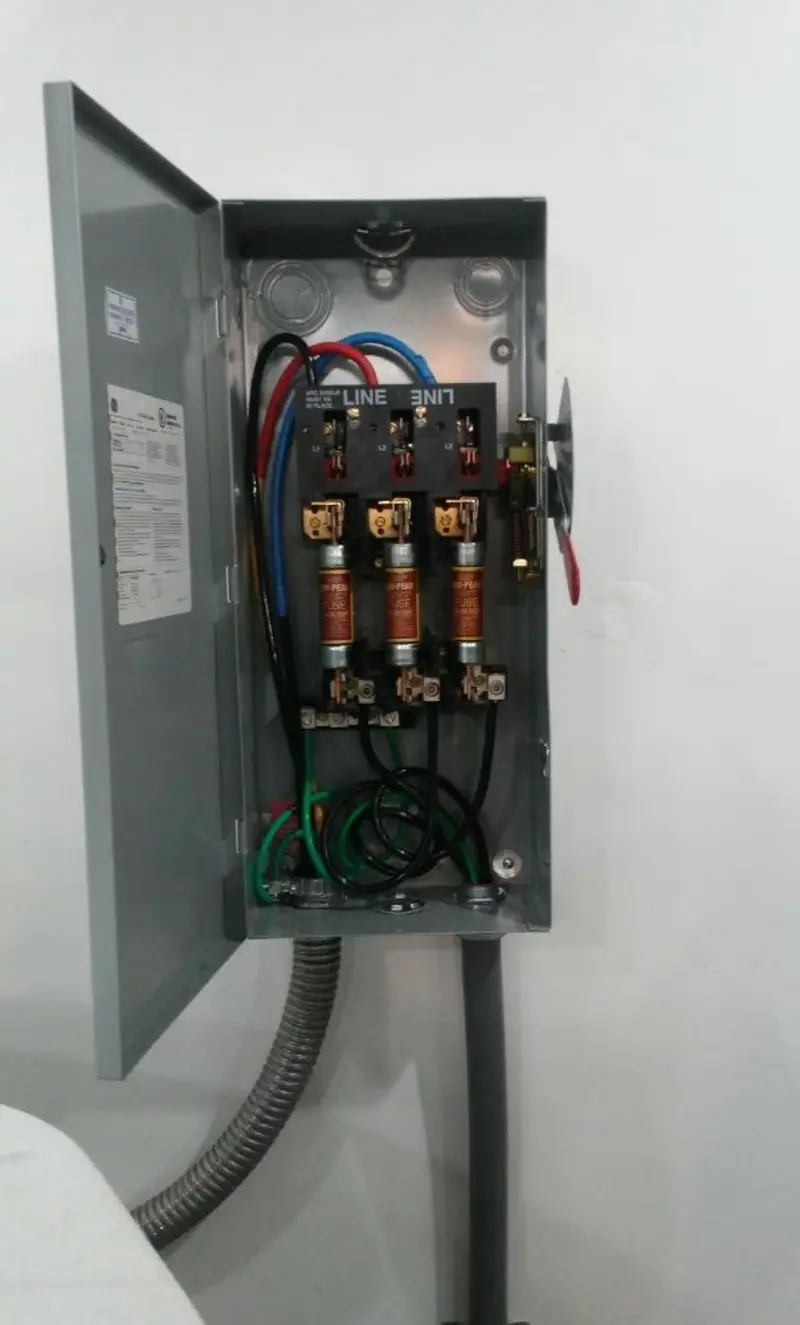 Three-phase disconnect switch installed for Smoke Detector Installation in Jonesboro